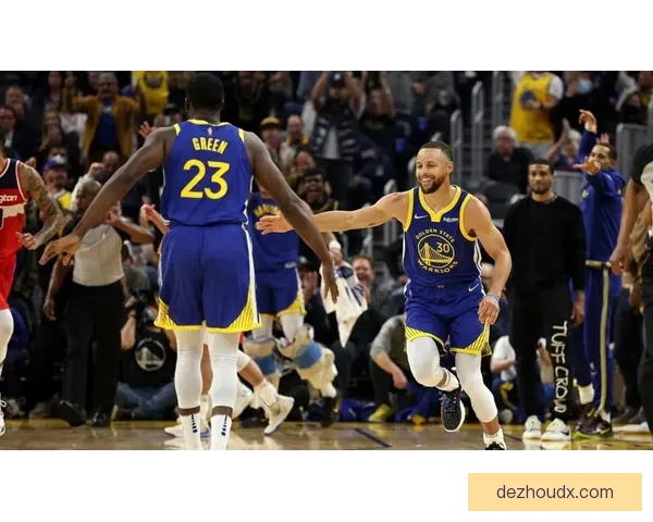 勇士遭遇惨败雷霆强势轰炸全场比分悬殊显实力差距 勇士遭遇惨败雷霆强势轰炸全场比分悬殊显实力差距